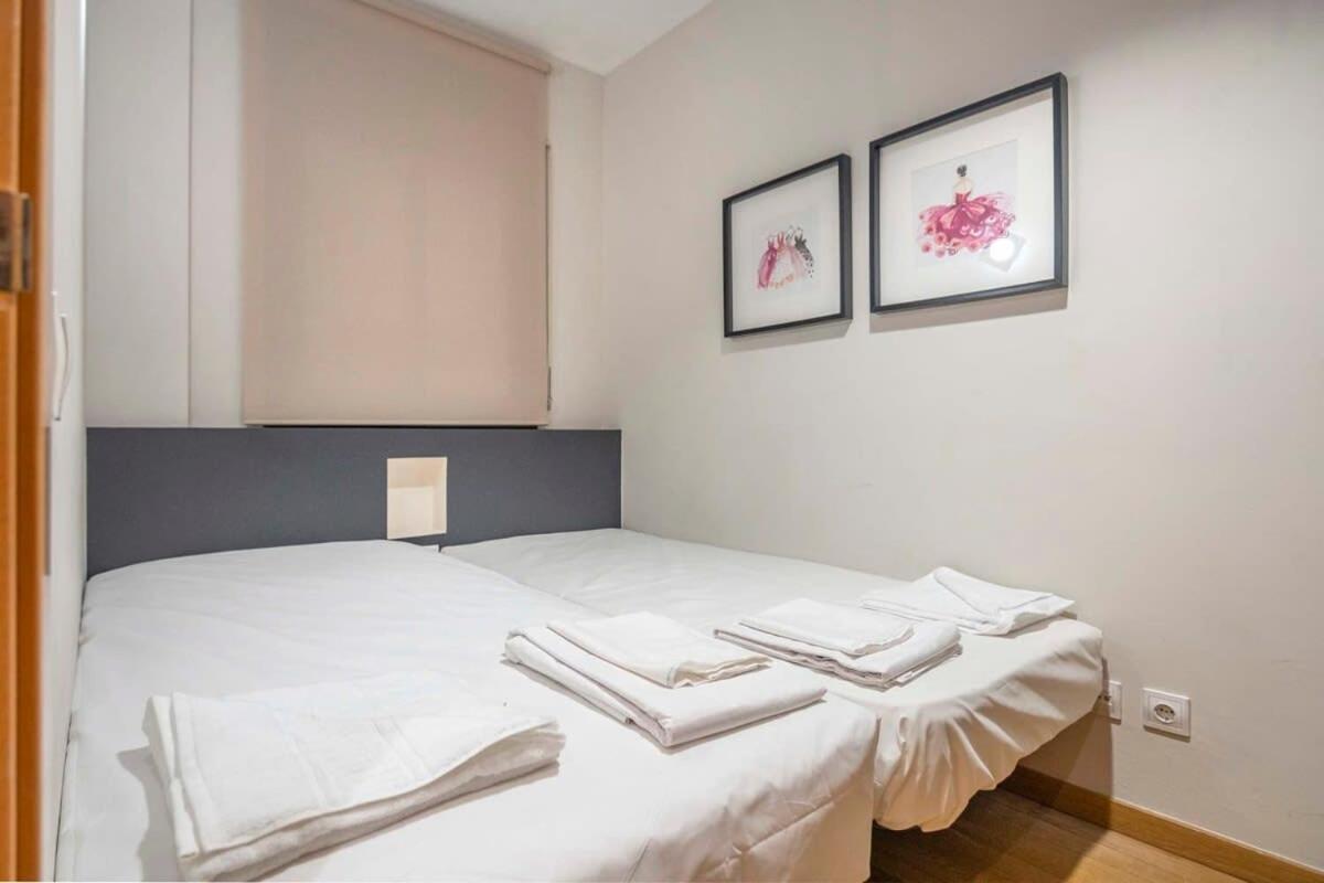 Lejlighed 2 Bedroom With Balcony In Eixample 1-1 Barcelona